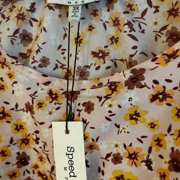 Bundle any 3 of adult clothes only $10 & under for $15 Floral, speed limit 3X - Picture 2 of 5